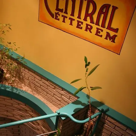 Ξενοδοχείο Training Százhalombatta